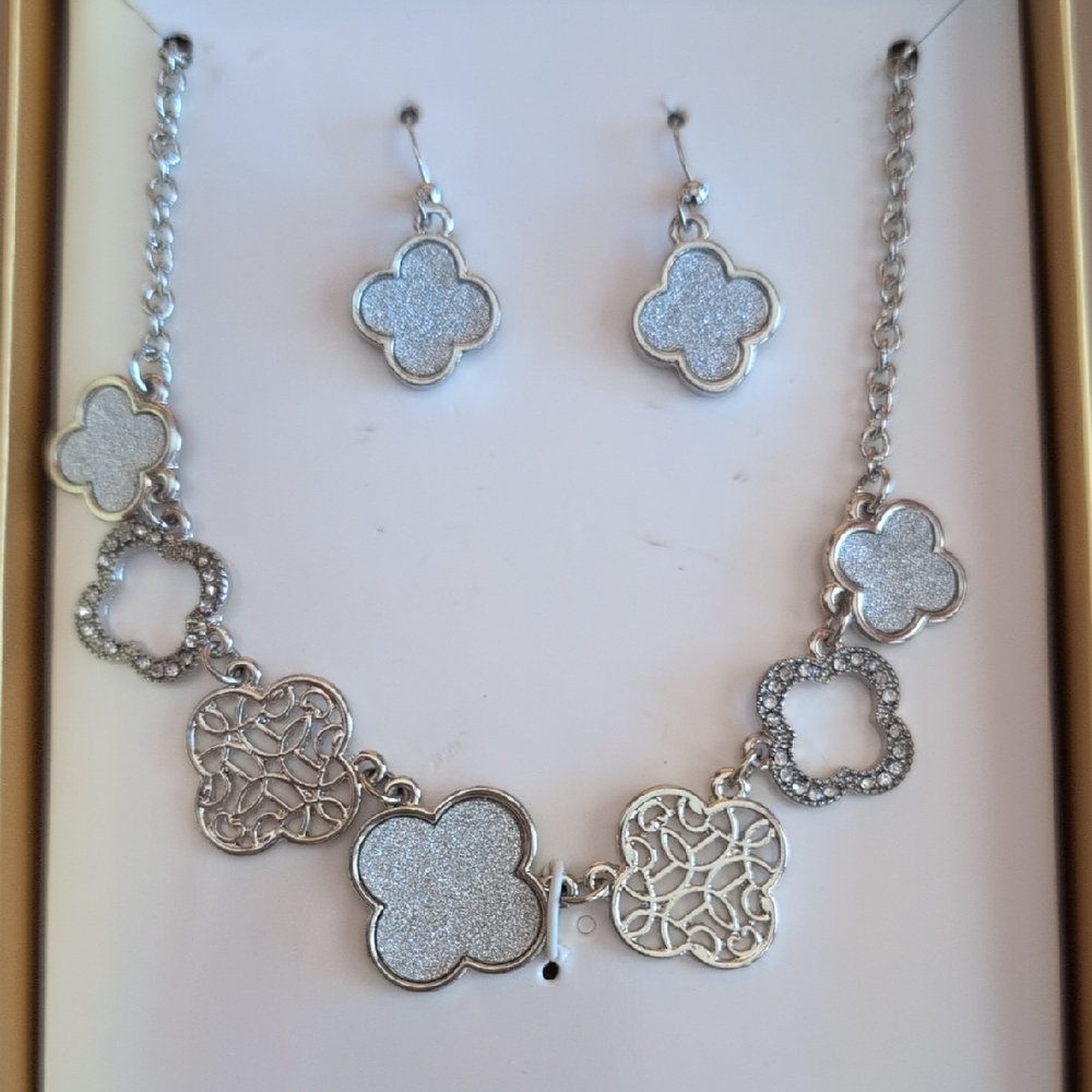 Chic Silver Floral Necklace and Earring Set